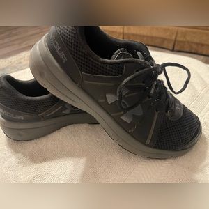 Under Armour Men’s Black and Gray Tennis Shoes